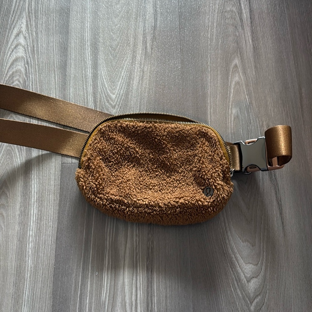 Lululemon belt bag